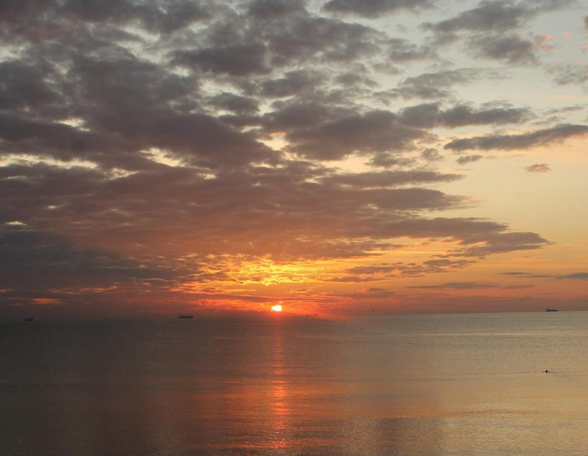 Апартаменты Одесса Аркадия прямой вид на море 44 Жемчужина SeaView Екстер'єр фото